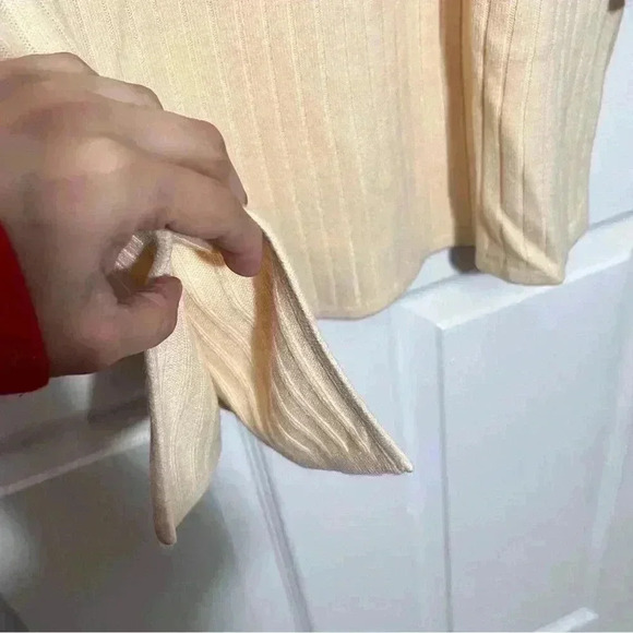 EXPRESS TRICOT Vintage Cream Ribbed Pullover Sweater | Size Small - Picture 4 of 4